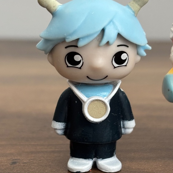 Lot 4 RYAN'S WORLD toy figures GALAXY EXPLORERS Alien, Penguin, Shark, Bear - Picture 10 of 10